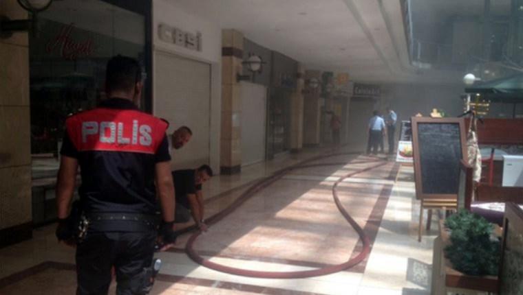 Ankara'daki AVM'de yangın paniği!