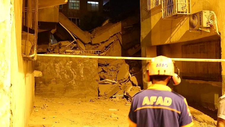 Diyarbakır'da 4 katlı bina çöktü 
