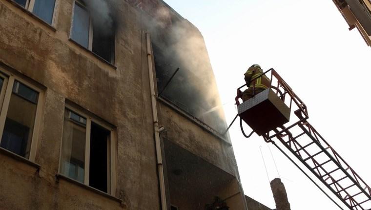 Balıkesir'de bir binada 10 günde 11 kez yangın çıktı