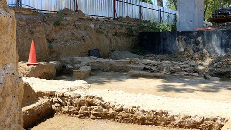 Marmaray çalışmaları sırasında tarihi mezar kalıntıları çıktı 