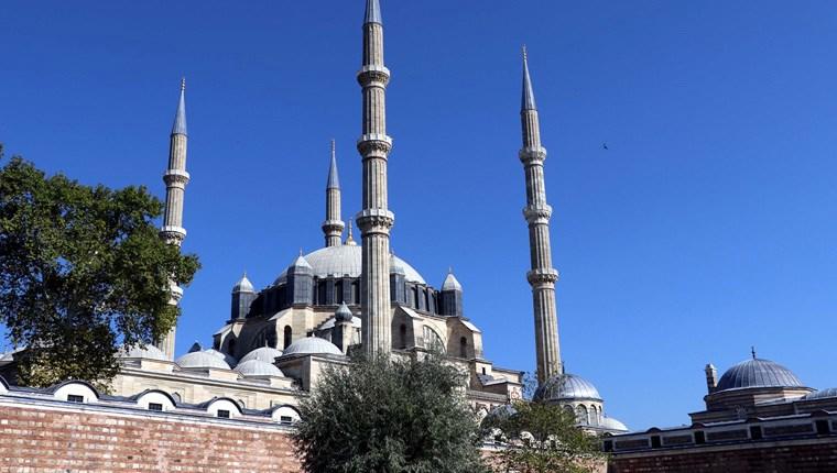 Selimiye Camisi'nin silüetini bozan yapılara izin yok!