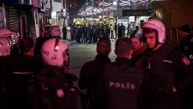 Bakırköy Özgürlük Meydanı'ndaki büfeler yıkıldı!