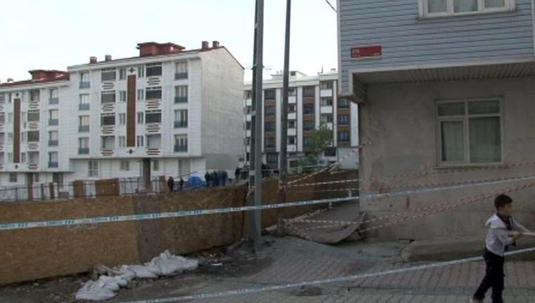 Esenyurt'ta toprak kayması nedeniyle 12 bina boşaltıldı 