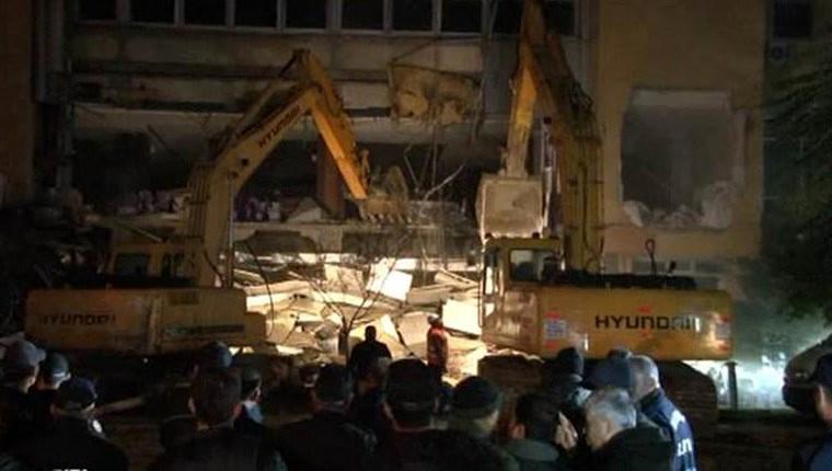 Bakırköy Spor Vakfı Sosyal Tesisleri gece yarısı yıkıldı