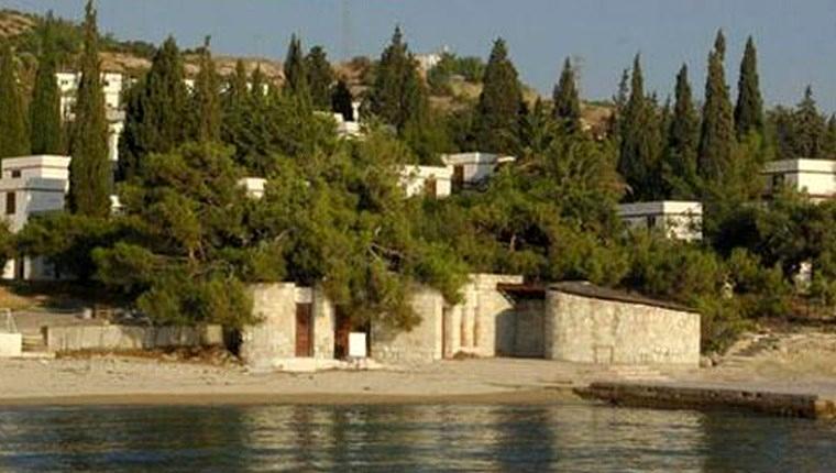 İzmir Foça’daki Fransız Tatil Köyü satışa çıkartılıyor 