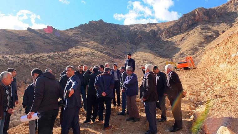 Elazığ'daki Zırkı Grup Köy Yolu'nun yapımına başlandı