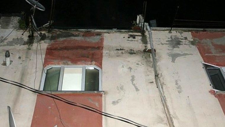 Beyoğlu’nda bir binanın çatı katında yangın çıktı 