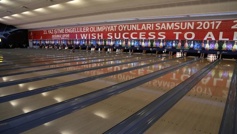 Türkiye'nin en büyük bowling salonu halka açıldı