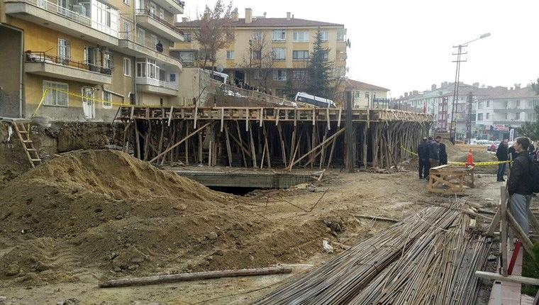 Ankara Keçiören'de istinat duvarı çöktü 