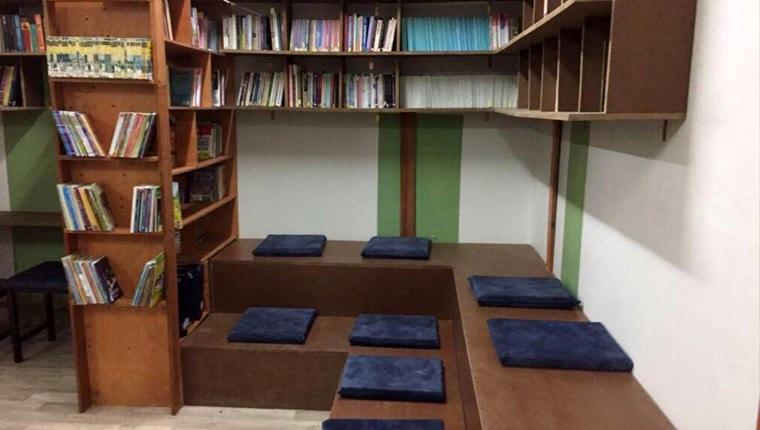 SAÜ Mimarlık öğrencileri, Sakarya'daki okula kütüphane açtı