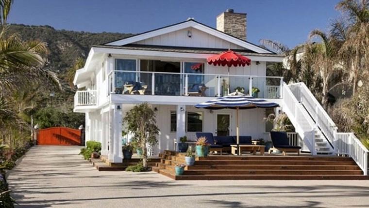 Mila Kunis ve Ashton Kutcher, Santa Barbara’dan ev aldı