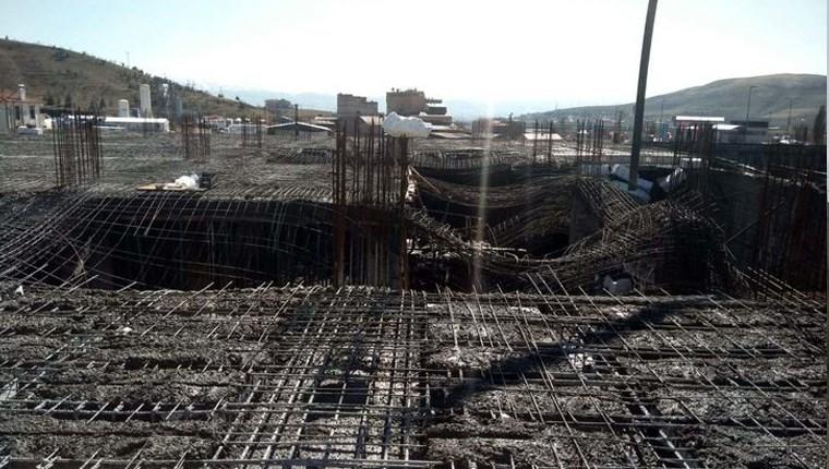 Elazığ'da AVM inşaatında çökme meydana geldi 