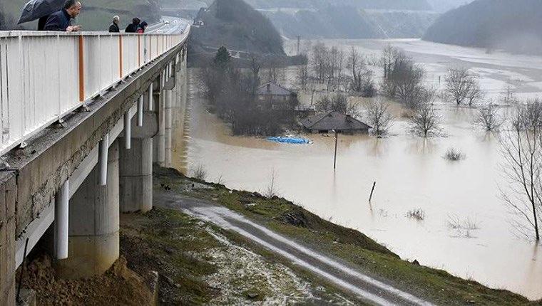 Bartın'da yükselen baraj suları nedeniyle evleri su bastı