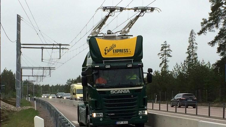 Dünyanın ilk elektrikli yolu İsveç’te kullanıma açıldı