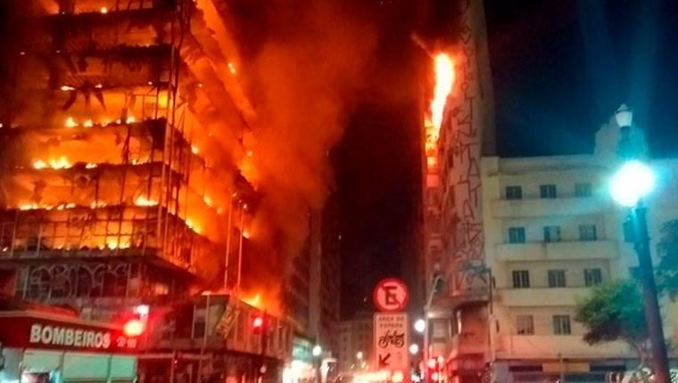 Brezilya'da çıkan yangında 26 katlı bina çöktü