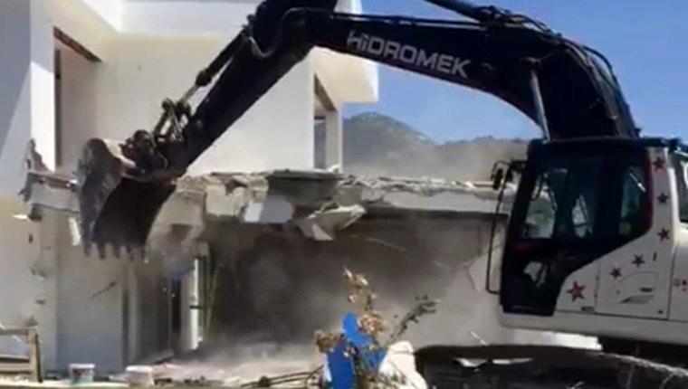 Muğla'da sit alanındaki otel inşaatı yıkıldı