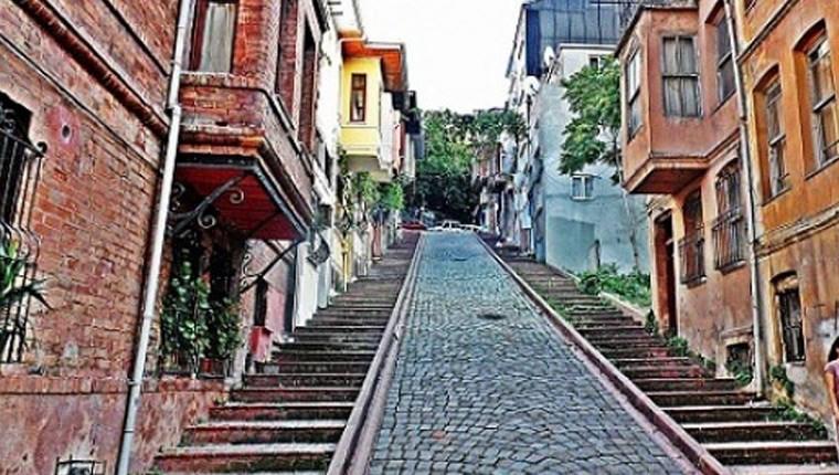 Megakent İstanbul'un yokuşlarına yürüyen merdiven geliyor