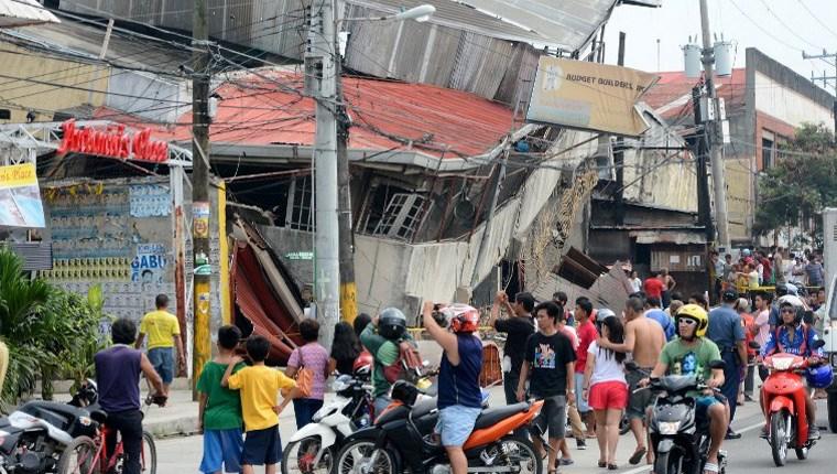 Filipinler'de 5,5 büyüklüğünde deprem!
