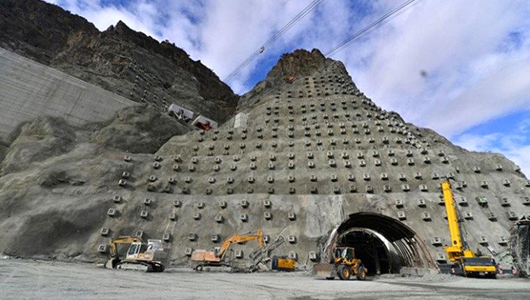Artvin Yusufeli Barajı'nda beton dolguya başlandı