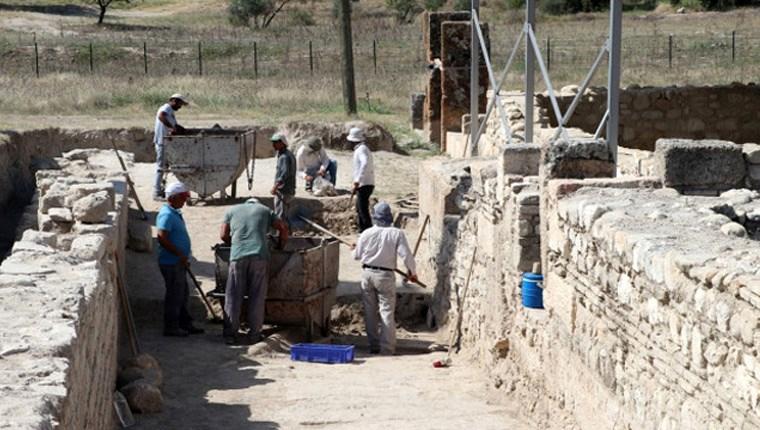 2 bin yıllık mozaikli villa bulundu
