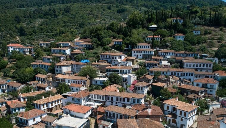 İzmir'in Şirince Köyü'ne yılda 1,5 milyon turist geliyor 
