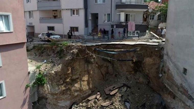 Bursa'da inşaat kazısında toprak kayması yaşandı 