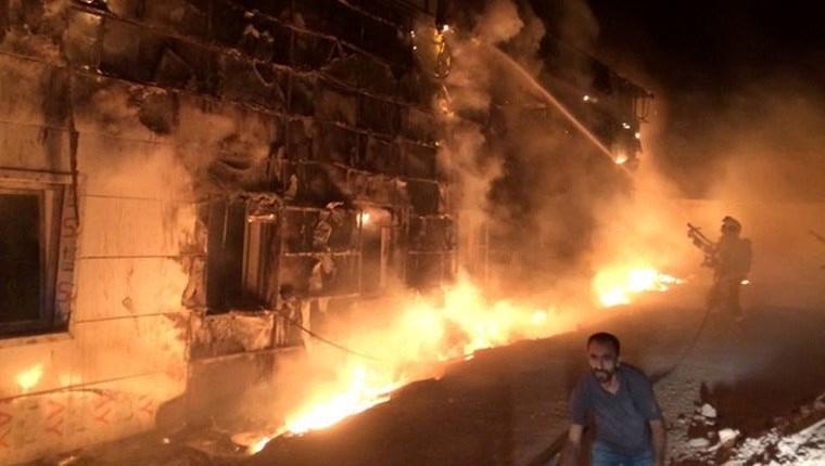 Balıkesir'de hastane inşaatında yangın çıktı