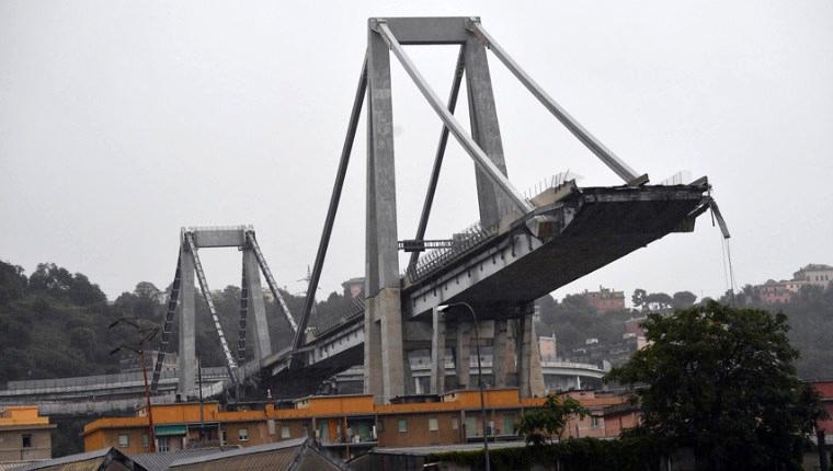İtalya’da bir kısmı çöken köprü yıkılacak