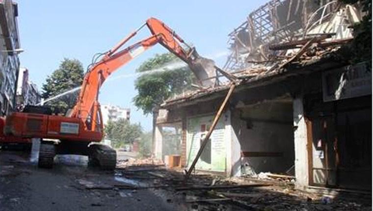 Akçakoca'da kentsel dönüşüm projesinde yıkımlar sürüyor