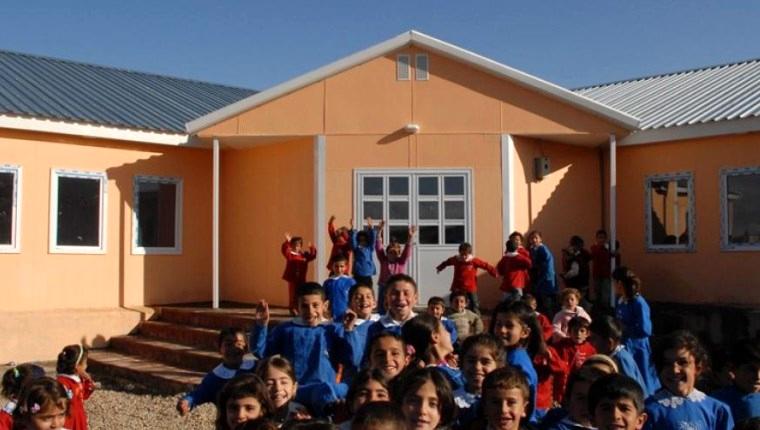 Hakkari'de yıkılan okulların yerine yenileri yapılıyor 