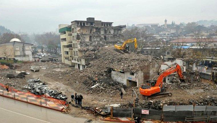 Kahramanmaraş'ta kentsel dönüşüm için yıkımlar devam ediyor 