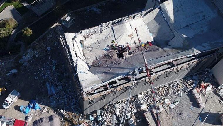 Kayseri'de inşaat halindeki kongre binasının çatısı çöktü