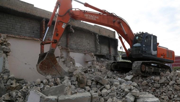 Siirt’te 141 metruk ev yıkıldı