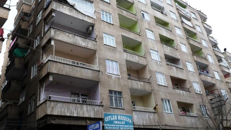 Diyarbakır'da yıkılma tehlikesi olan binaya boşaltma kararı!
