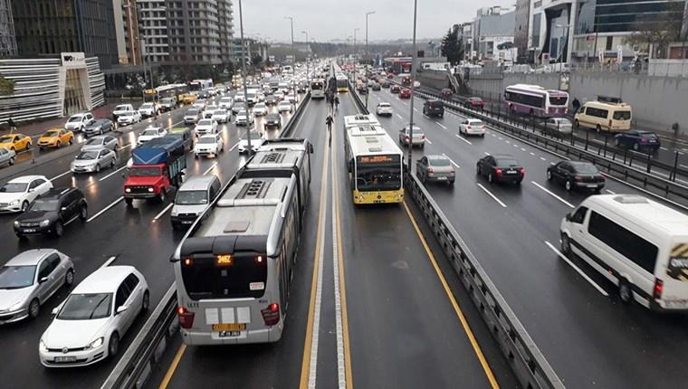İBB: Metrobüs seferlerine 300 ek sefer konuldu