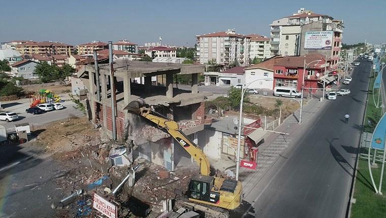 Malatya Yeşilyurt’ta riskli binalar yıkılıyor