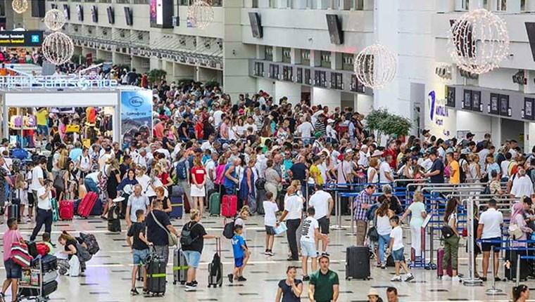 Antalya'ya hava yoluyla gelen turist sayısı 15 milyona ulaştı