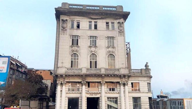 Karaköy'deki Ziraat Bankası binasının restorasyonu uzadı!