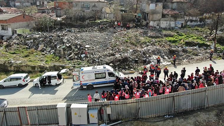 Gaziosmanpaşa’da deprem tatbikatı gerçeği aratmadı