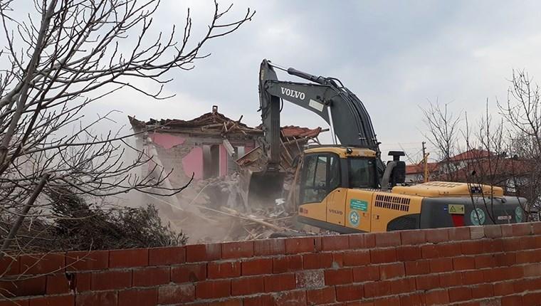 Manisa'da hasarlı 151 binanın yıkımı tamamlandı