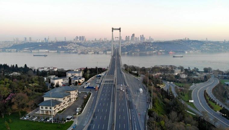 Sokağa çıkma kısıtlaması başladı, yollar boş kaldı