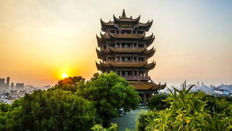 Wuhan'ın simgesi Sarı Turna Kulesi yeniden ziyarete açıldı