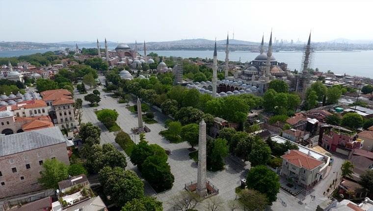 İstanbul’un meydanları boş kaldı