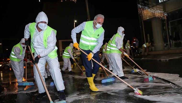 İsmet Yıldırım, Ümraniye'de cadde temizleme çalışmalarına katıldı