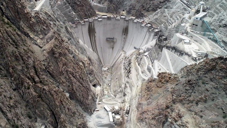 Türkiye'nin en yüksek barajının yapımında 220 metreye ulaşıldı