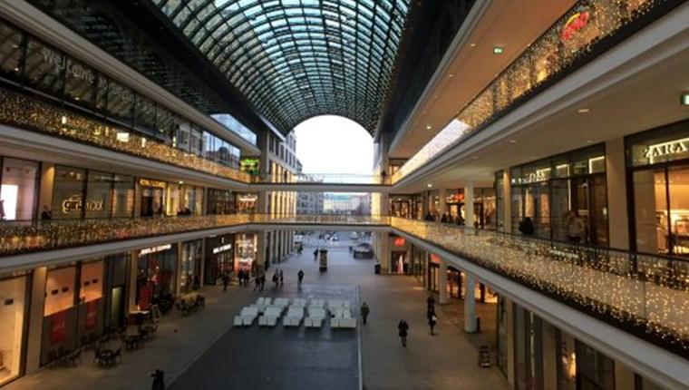 Almanya'da büyük mağazalar korona nedeniyle kapanıyor