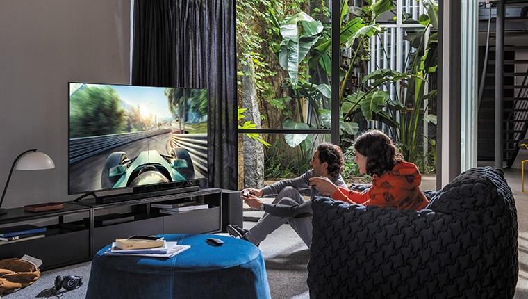 Samsung Q70T QLED 4K UHD Smart TV daha fazla oyun kazanın!