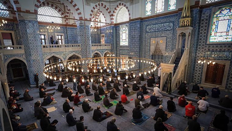 Rüstem Paşa Camisi ibadete açıldı