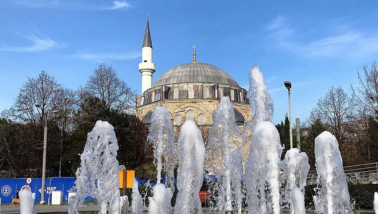 Pertev Mehmet Paşa Camisi yeniden ibadete açılacağı günü bekliyor
