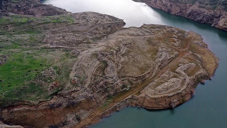 Aydın'da baraj suyu çekilince mahallenin kalıntıları ortaya çıktı